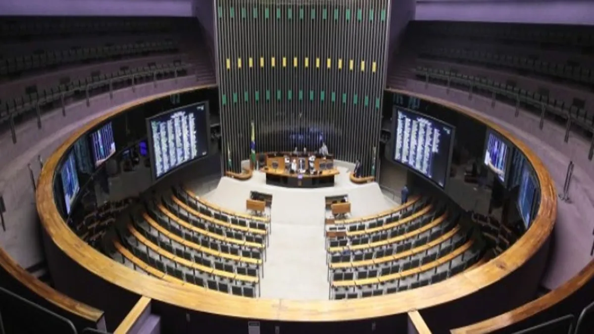 Câmara volta a deliberar nesta terça com 11 projetos importantes!